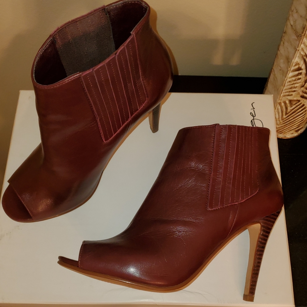 Halogen Hacamden-Lea Peep-toe Booties